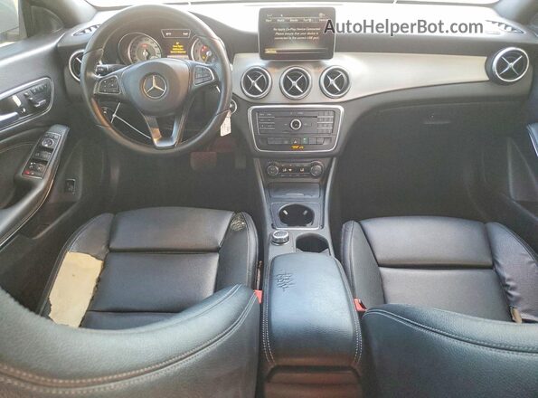 WDDSJ4EB1GN379407 2016 MERCEDES-BENZ CLA-CLASS Silver Widok deski rozdzielczej