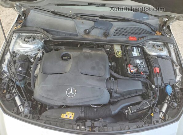 WDDSJ4EB1GN379407 2016 MERCEDES-BENZ CLA-CLASS Silver Widok wnętrza z tyłu