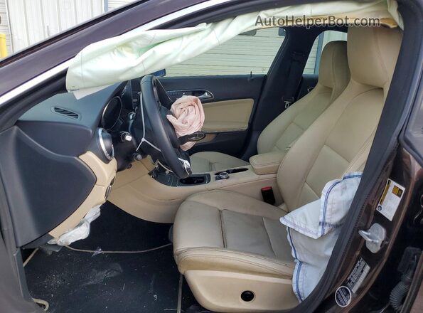 WDDSJ4EB1JN567870 2018 MERCEDES-BENZ CLA-CLASS Brown Vista interior delantera