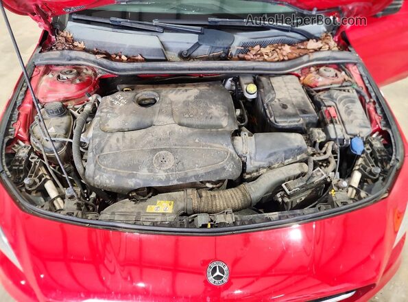 WDDSJ4EB1JN587066 2018 MERCEDES-BENZ CLA-CLASS Red Սալոնի հետևի տեսք