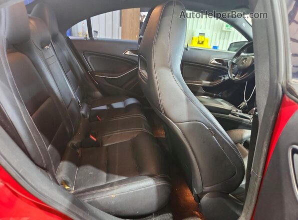 WDDSJ4EB1JN587066 2018 MERCEDES-BENZ CLA-CLASS Red Հետևի նստատեղերի տեսք