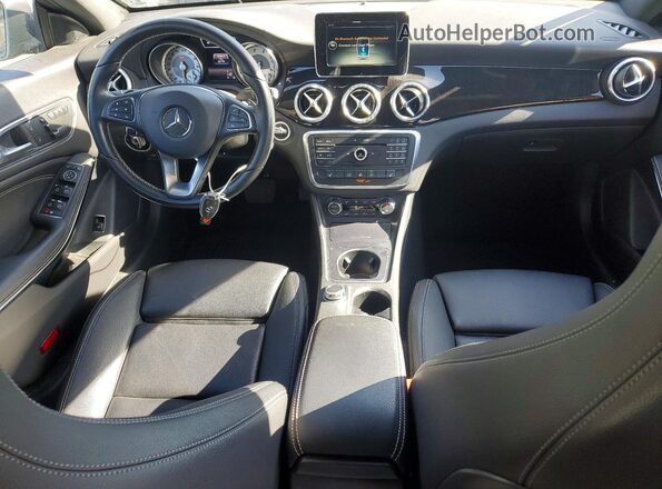 WDDSJ4EB2GN387600 2016 MERCEDES-BENZ CLA-CLASS Gray Dashboard view