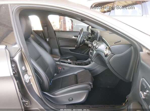 WDDSJ4EB2HN421732 2017 MERCEDES-BENZ CLA 250 Серый Вид салона спереди