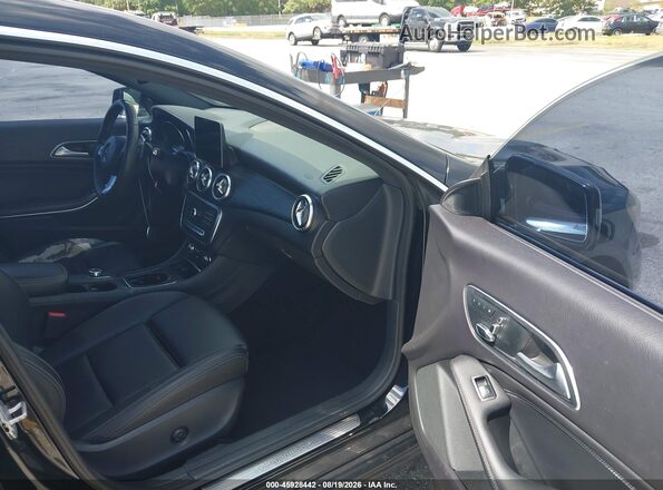 WDDSJ4EB2JN514465 2018 MERCEDES-BENZ CLA 250 Black წინა სალონის ხედი