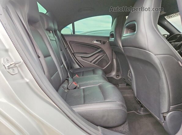 WDDSJ4EB3JN515964 2018 MERCEDES-BENZ CLA-CLASS Silver Вид задніх сидінь