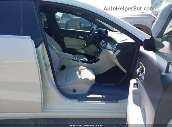WDDSJ4EB3JN550763 2018 MERCEDES-BENZ CLA 250 White Widok wnętrza z przodu
