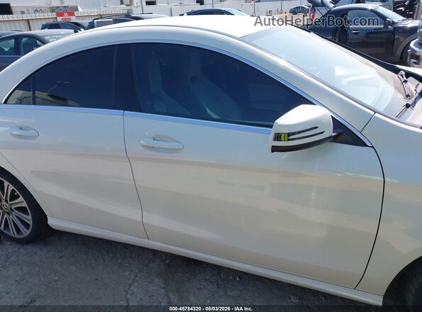 WDDSJ4EB3JN550763 2018 MERCEDES-BENZ CLA 250 White Widok wnętrza 360 stopni