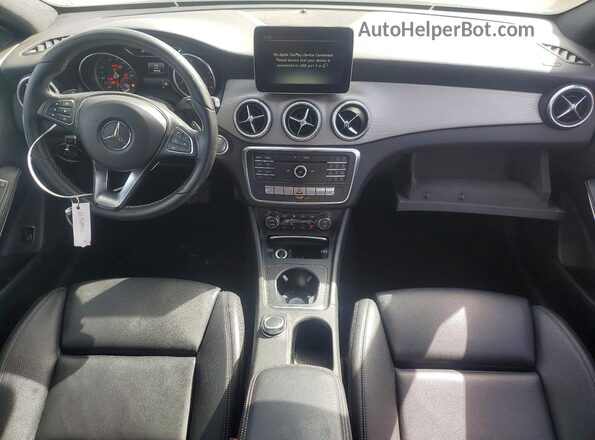 WDDSJ4EB3JN602120 2018 MERCEDES-BENZ CLA-CLASS White Vista del salpicadero