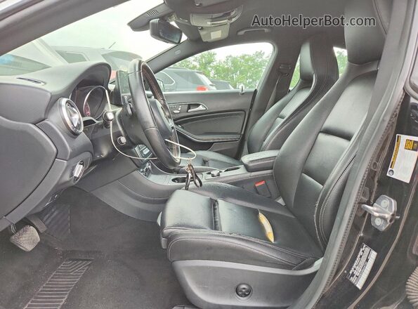 WDDSJ4EB3JN664732 2018 MERCEDES-BENZ CLA-CLASS Черный Вид салона спереди