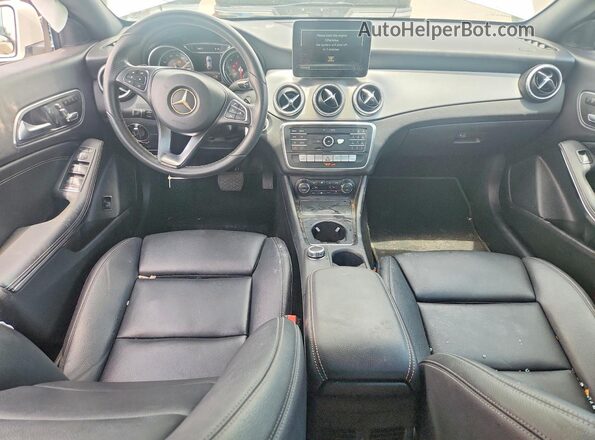 WDDSJ4EB4JN575266 2018 MERCEDES-BENZ CLA-CLASS Белый Вид панели приборов