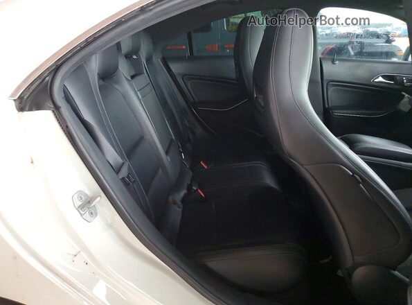 WDDSJ4EB5HN444955 2017 MERCEDES-BENZ CLA-CLASS White Widok tylnych siedzeń