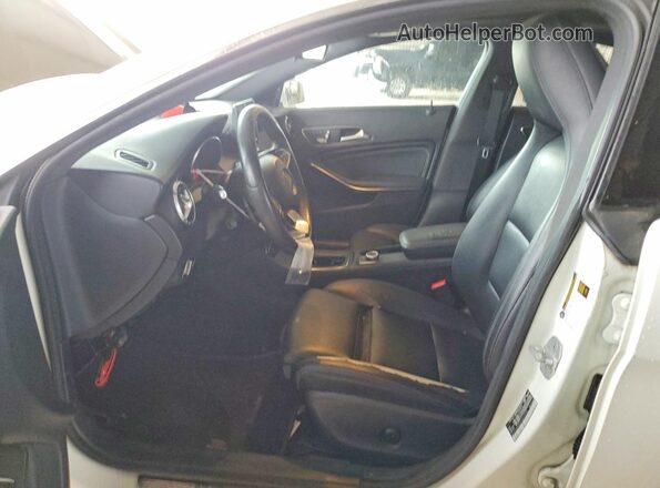 WDDSJ4EB5HN444955 2017 MERCEDES-BENZ CLA-CLASS White Widok wnętrza z przodu