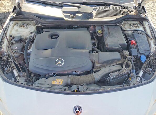 WDDSJ4EB5JN611806 2018 MERCEDES-BENZ CLA-CLASS White Rear interior view