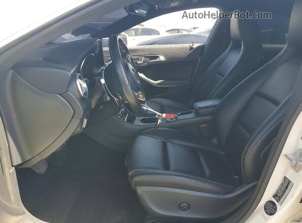WDDSJ4EB5JN611806 2018 MERCEDES-BENZ CLA-CLASS White Front interior view