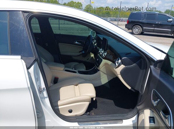 WDDSJ4EB5KN749525 2019 MERCEDES-BENZ CLA 250 White Front interior view