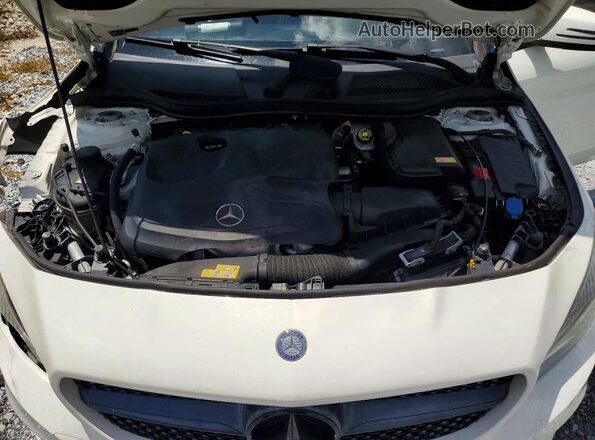 WDDSJ4EB6GN327190 2016 MERCEDES-BENZ CLA-CLASS White Rear interior view