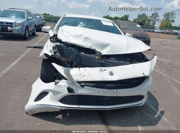 WDDSJ4EB6JN659055 2018 MERCEDES-BENZ CLA 250 White Vista del cuadro de instrumentos