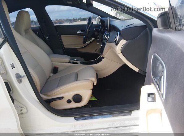 WDDSJ4EB7GN320619 2016 MERCEDES-BENZ CLA 250 White Սալոնի դիմացի տեսք
