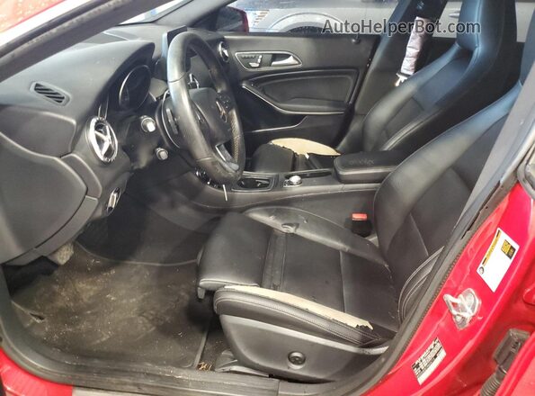 WDDSJ4EB7JN626713 2018 MERCEDES-BENZ CLA-CLASS Красный Вид салона спереди