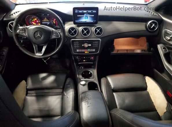 WDDSJ4EB7JN626713 2018 MERCEDES-BENZ CLA-CLASS Красный Вид панели приборов