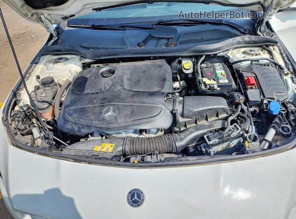 WDDSJ4EB7KN707972 2019 MERCEDES-BENZ CLA-CLASS White Вид задньої частини салону