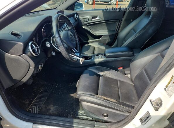 WDDSJ4EB7KN707972 2019 MERCEDES-BENZ CLA-CLASS White Вид салону спереду