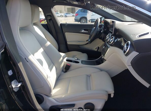 WDDSJ4EB8GN302713 2016 MERCEDES-BENZ CLA 250 Black Widok wnętrza z przodu