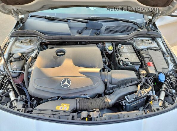 WDDSJ4EB8KN705681 2019 MERCEDES-BENZ CLA-CLASS Silver Widok wnętrza z tyłu
