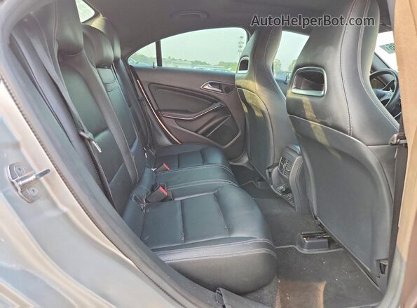 WDDSJ4EB8KN705681 2019 MERCEDES-BENZ CLA-CLASS Silver Widok tylnych siedzeń
