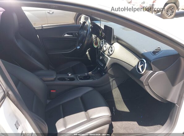 WDDSJ4EB8KN742939 2019 MERCEDES-BENZ CLA 250 White Vista interior delantera