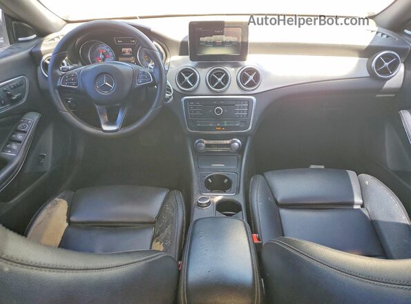 WDDSJ4EB9GN331170 2016 MERCEDES-BENZ CLA-CLASS Charcoal Vista del salpicadero