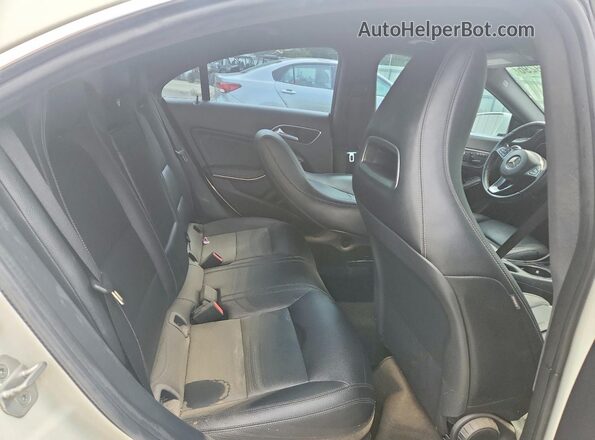 WDDSJ4EB9GN371832 2016 MERCEDES-BENZ CLA-CLASS White Widok tylnych siedzeń