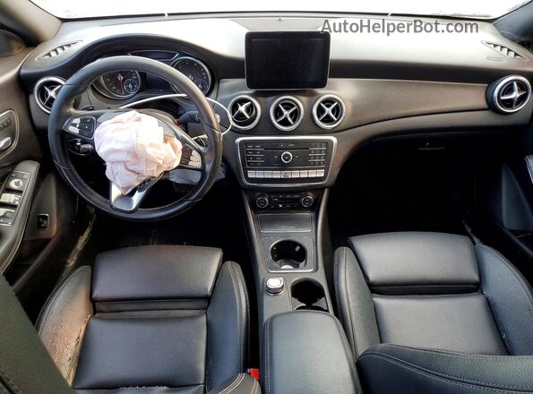 WDDSJ4EB9HN454730 2017 MERCEDES-BENZ CLA-CLASS Blue Widok deski rozdzielczej