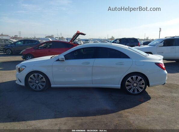 WDDSJ4EB9JN513975 2018 MERCEDES-BENZ CLA 250 White Панорамний вид салону 360°