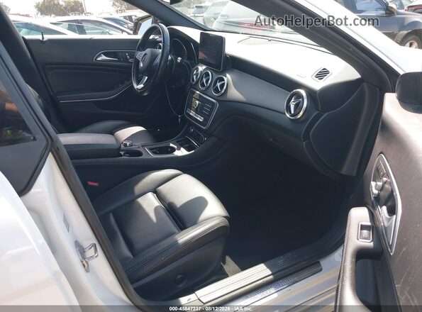 WDDSJ4EB9KN749446 2019 MERCEDES-BENZ CLA 250 White წინა სალონის ხედი