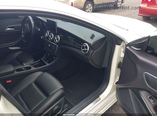 WDDSJ4GB7GN309004 2016 MERCEDES-BENZ CLA 250 White Widok wnętrza z przodu