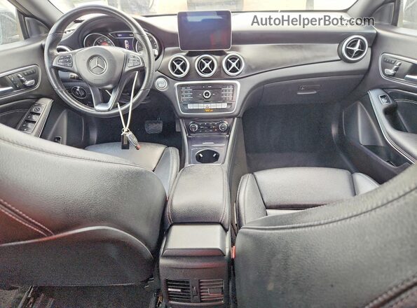 WDDSJ4GB7KN757414 2019 MERCEDES-BENZ CLA-CLASS Black Vista del salpicadero