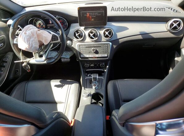 WDDTG5CB4JJ460184 2018 MERCEDES-BENZ GLA Gray Widok deski rozdzielczej