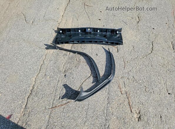 WDDWF4JB0JR359917 2018 MERCEDES-BENZ C Белый Вид подкапотного пространства