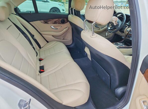 WDDWF4JB2HR246500 2017 MERCEDES-BENZ C White უკანა სავარძლების ხედი