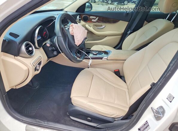 WDDWF4JB2HR246500 2017 MERCEDES-BENZ C White წინა სალონის ხედი