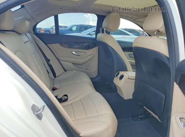WDDWF4JB5JR314455 2018 MERCEDES-BENZ C White Vista de los asientos traseros