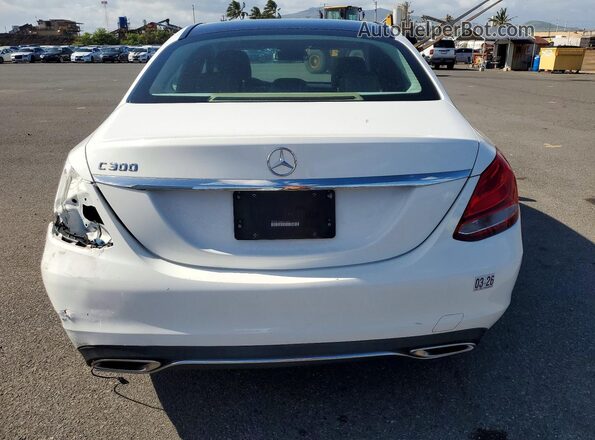 WDDWF4JB8GR141054 2016 MERCEDES-BENZ C White Widok z tyłu