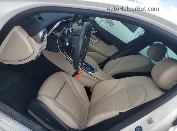 WDDWF4KB5JR348975 2018 MERCEDES-BENZ C White Вид салону спереду