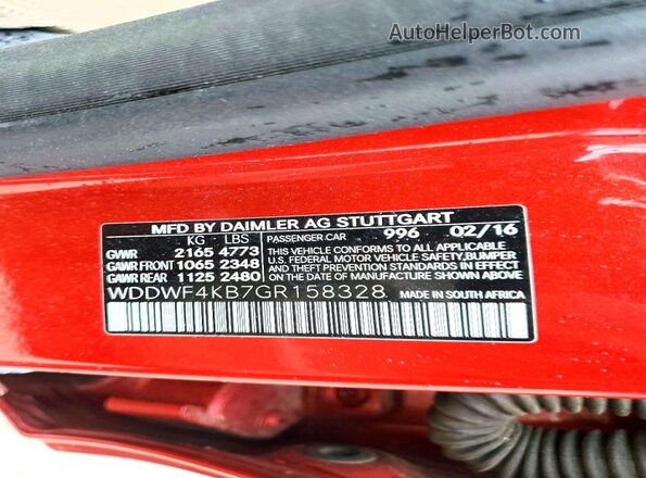 WDDWF4KB7GR158328 2016 MERCEDES-BENZ C Red Вид підкапотного простору