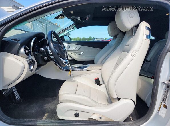 WDDWJ4JB1JF731958 2018 MERCEDES-BENZ C Silver Вид салону спереду
