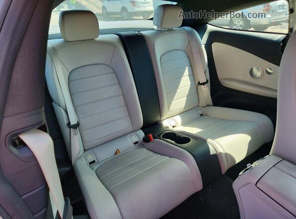 WDDWJ4JB1JF731958 2018 MERCEDES-BENZ C Silver Вид задніх сидінь