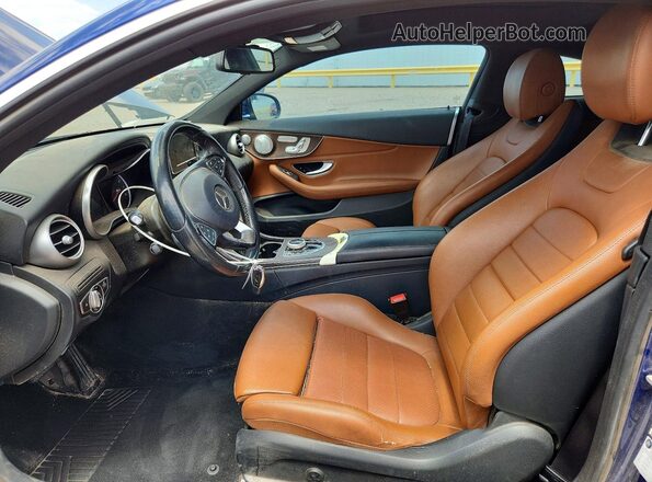WDDWJ4JB4HF340152 2017 MERCEDES-BENZ C Blue Widok wnętrza z przodu
