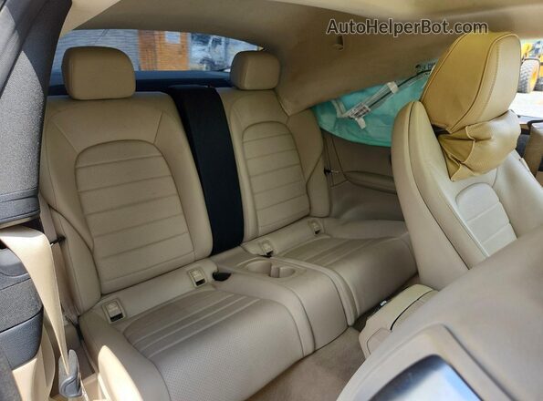 WDDWJ4JB4HF502703 2017 MERCEDES-BENZ C White Вид задніх сидінь