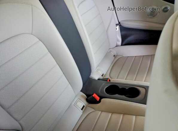 WDDWJ4JBXJF596107 2018 MERCEDES-BENZ C Silver Vista de los asientos traseros